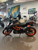 KTM 390 Duke  - KTM DUKE 390