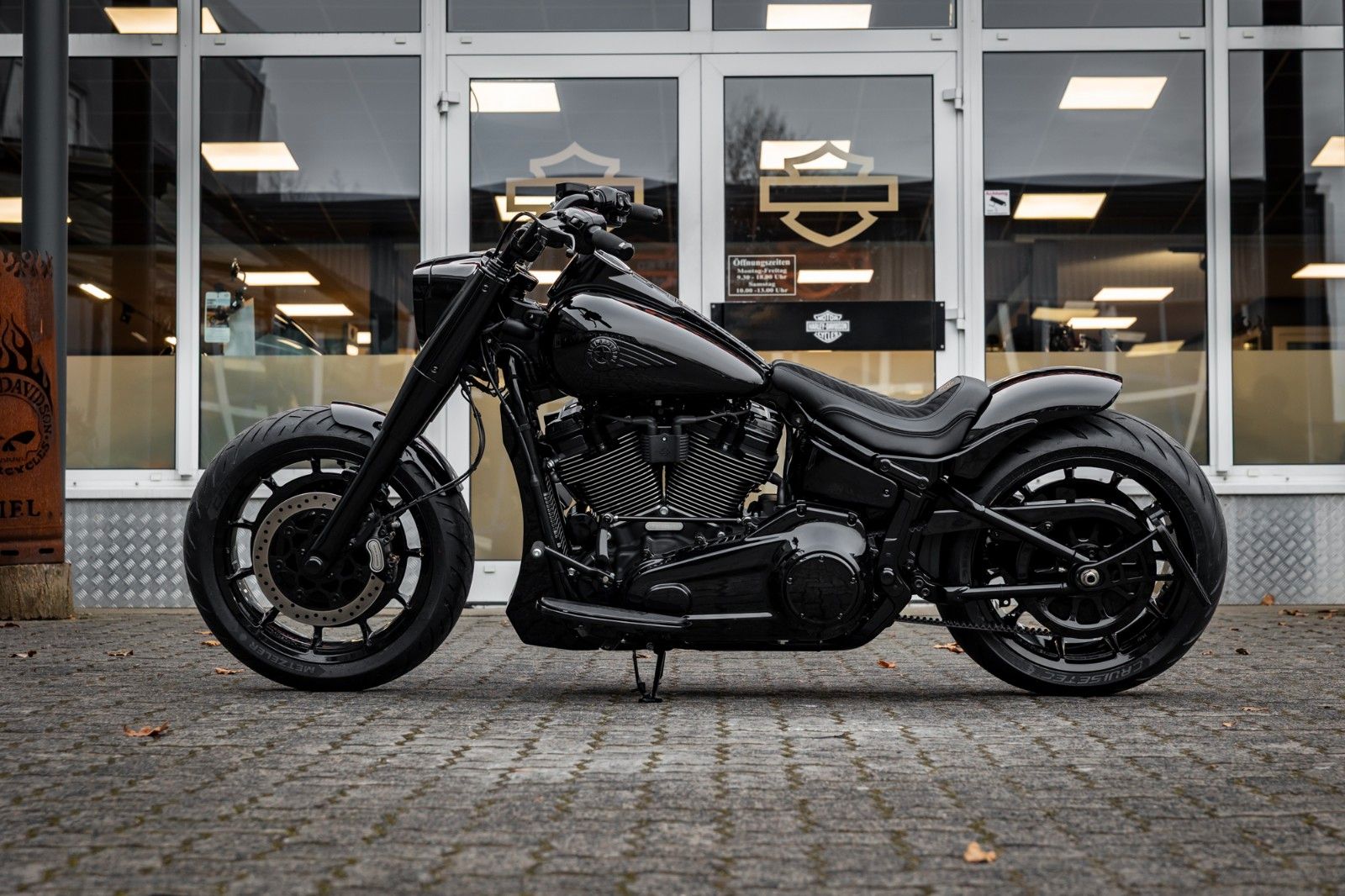 Fahrzeugabbildung Harley-Davidson DARK BOY FLFBS BLACK 117 MY25-H-D Kiel Custom