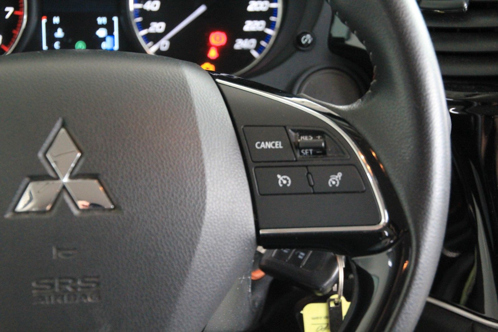 Fahrzeugabbildung Mitsubishi Outlander Active 2WD