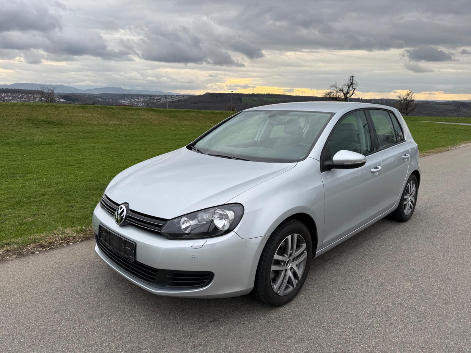 Volkswagen Golf VI DSG/1.HAND/Nur 35.000Km/AHK