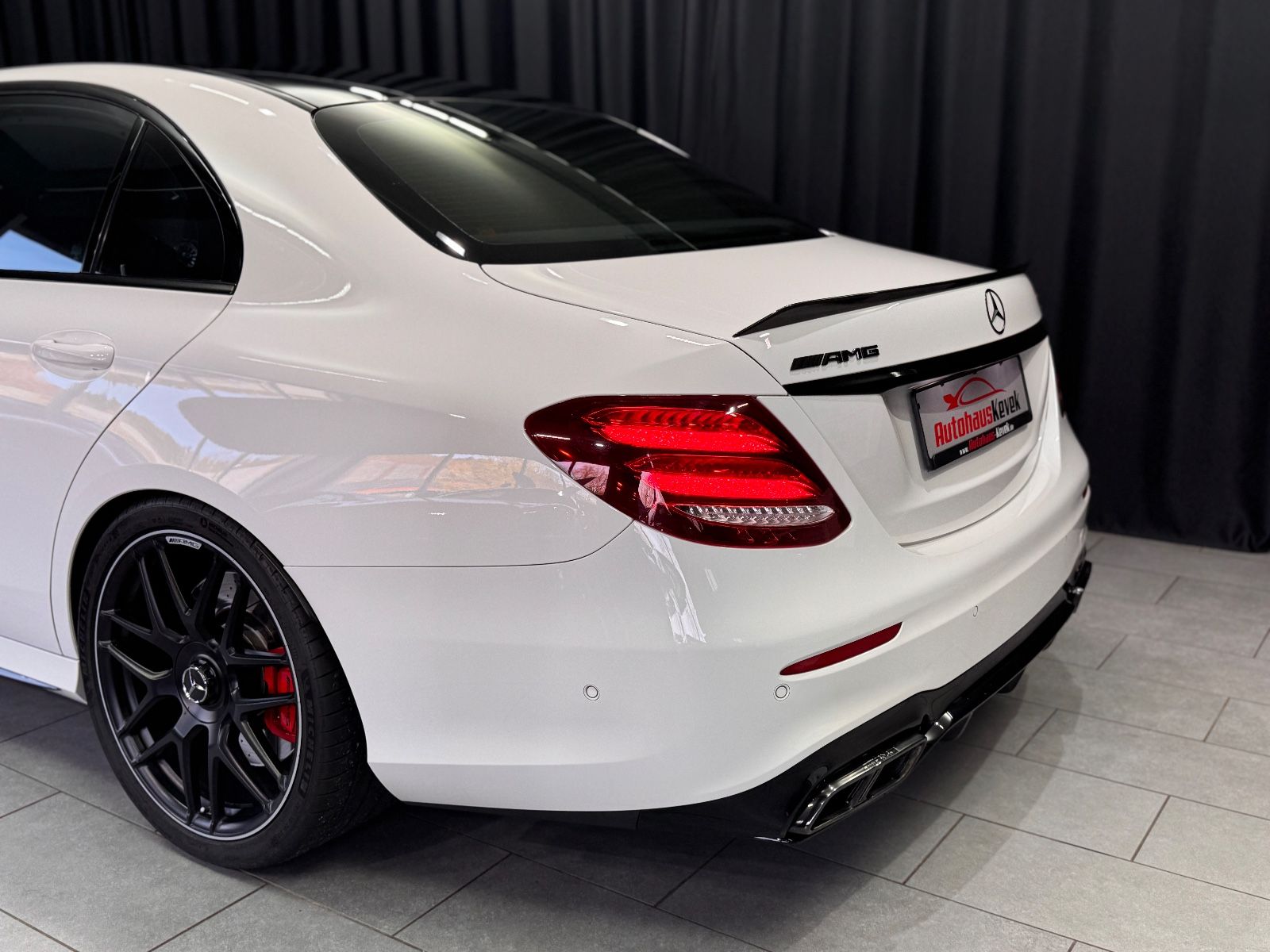 Fahrzeugabbildung Mercedes-Benz E 63 S AMG 4Matic+|AMG DRIVER|BURMESTER|TV|VOLL