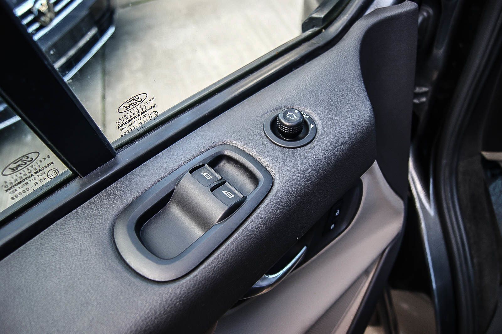 Fahrzeugabbildung Ford Tourneo Custom 2.0TDCi Auto 8-SITZE NAVI 1.HAND