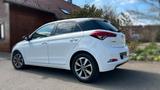 Hyundai i20 Active mit Panorama Schiebedach  - Hyundai i20: Schiebedach