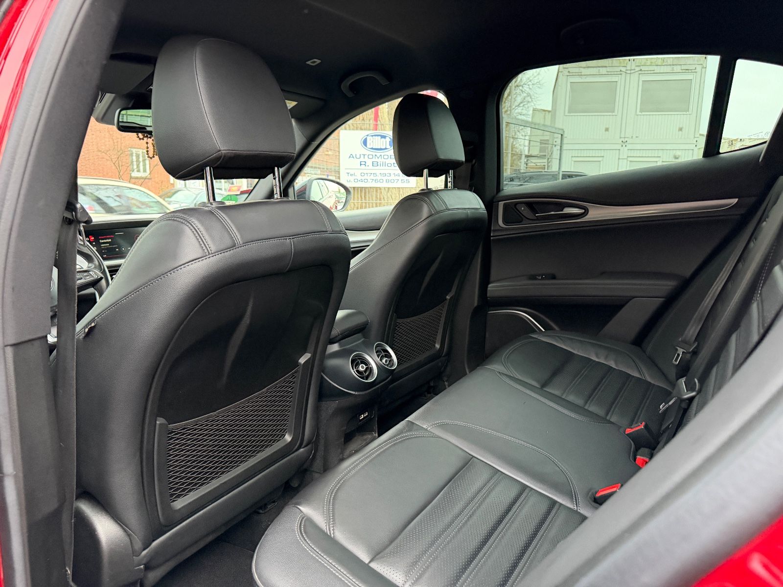 Fahrzeugabbildung Alfa Romeo Stelvio Veloce Q4*LED*LEDER*MEMO*SOUNDTHEATRE