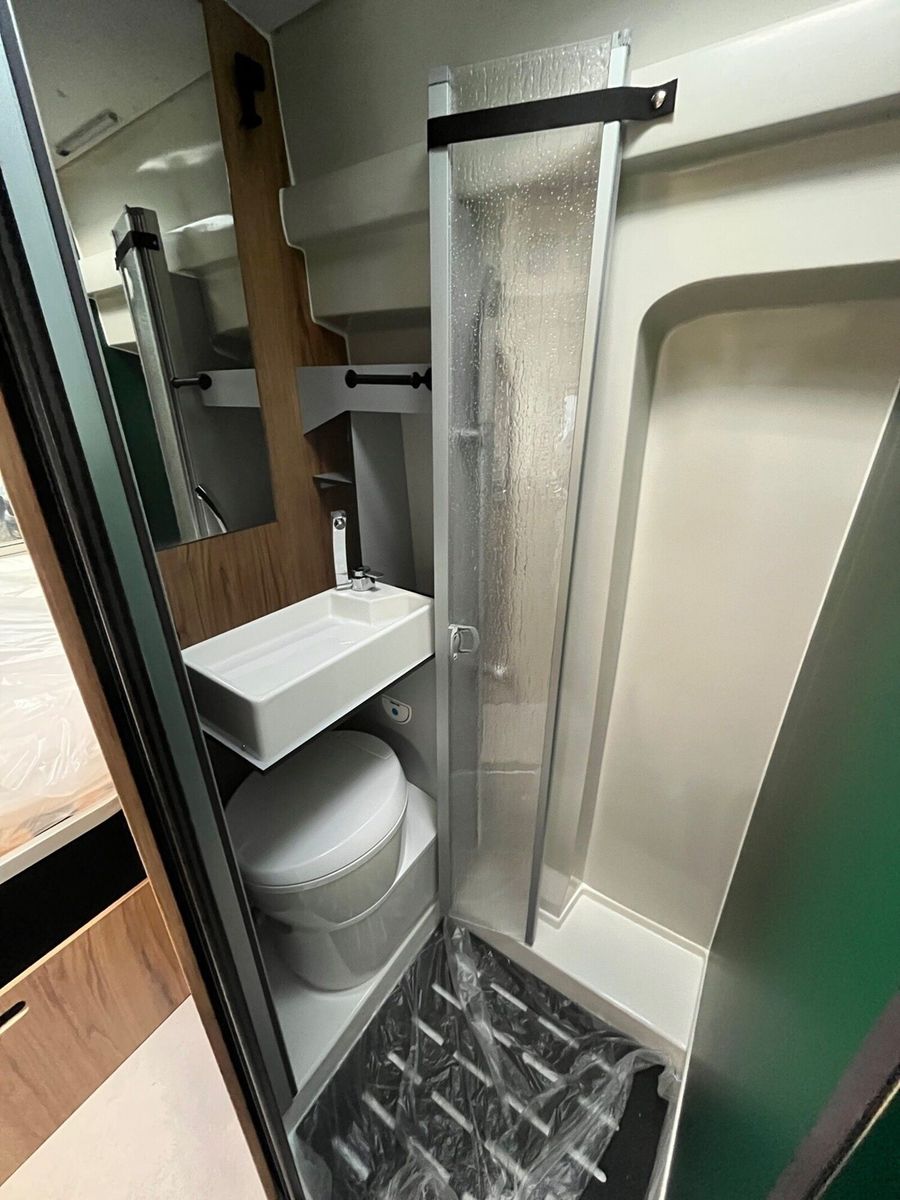 Fahrzeugabbildung Karmann Dexter 4x4 DE 560 AW Klima, Heizung 4KW, RFK