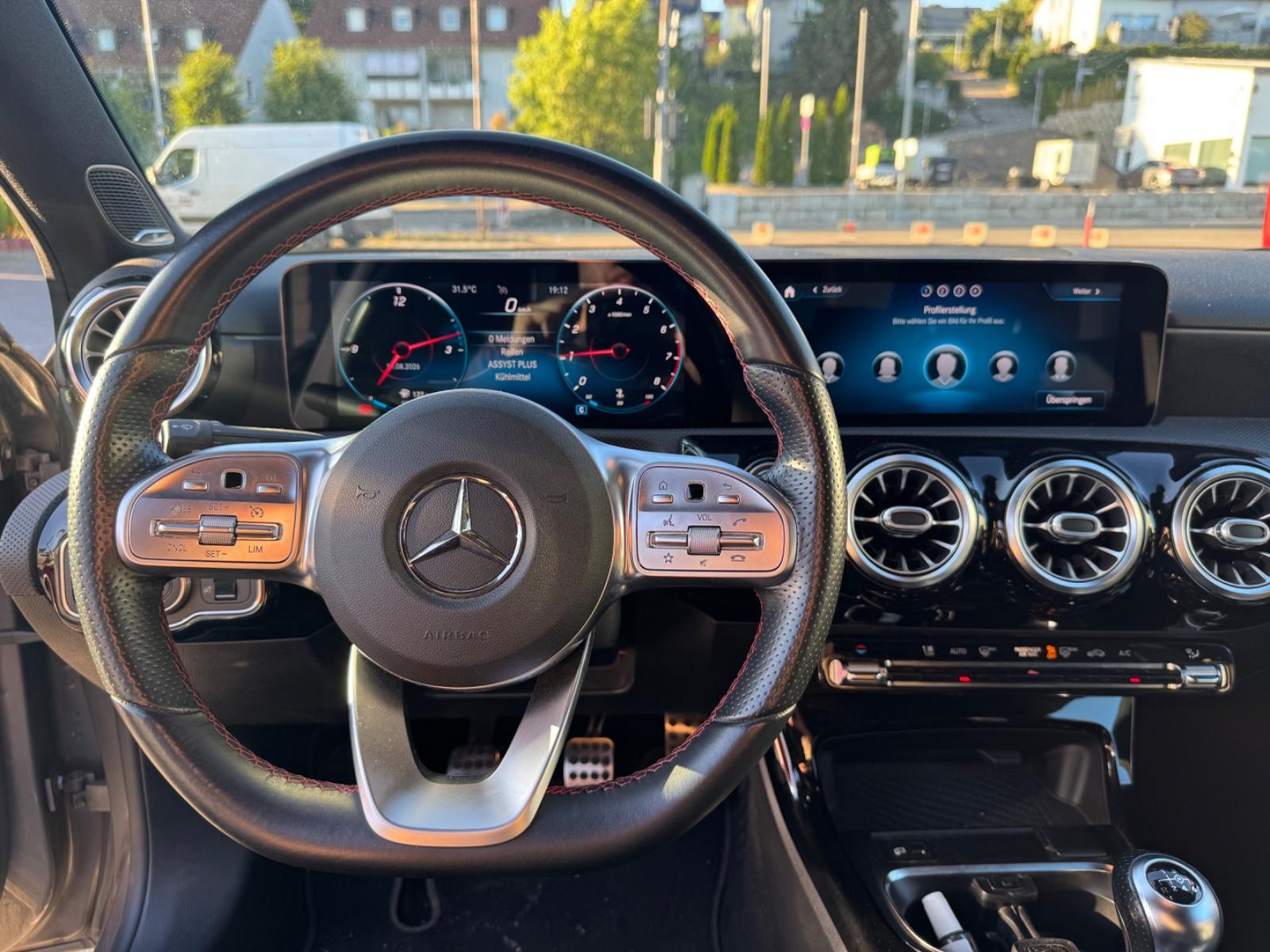 Mercedes-Benz A-Class AMG LINE Scheckheftgeplegt Burmester Sound, миниатюра 15