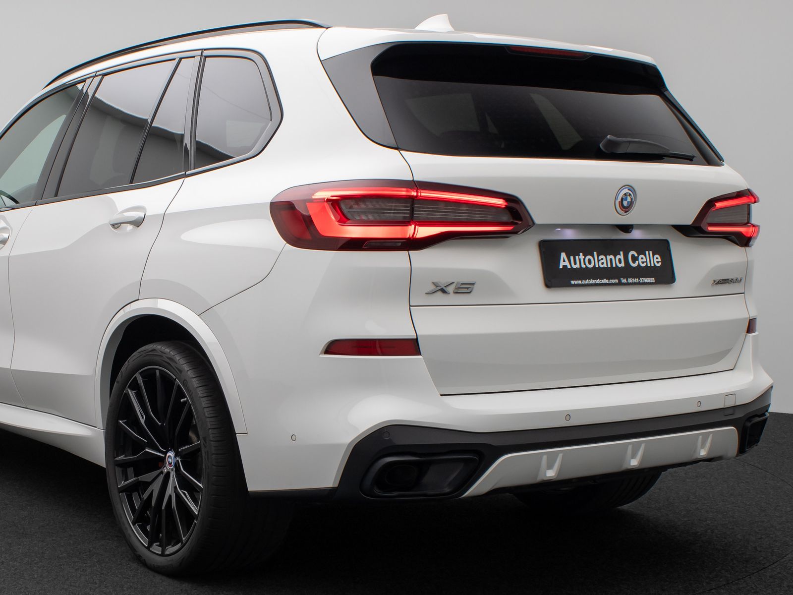 Fahrzeugabbildung BMW X5 xD30d M Sport 360°Laser HUD DAB HiFi 22Zoll
