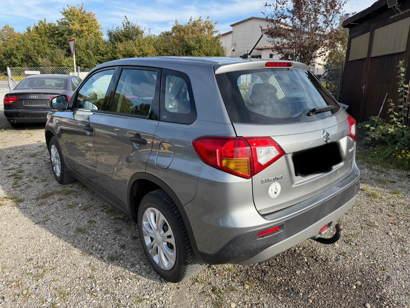 Suzuki Vitara 1.6 Comfort 4x4 *Anhängerkupplung*TÜV Neu