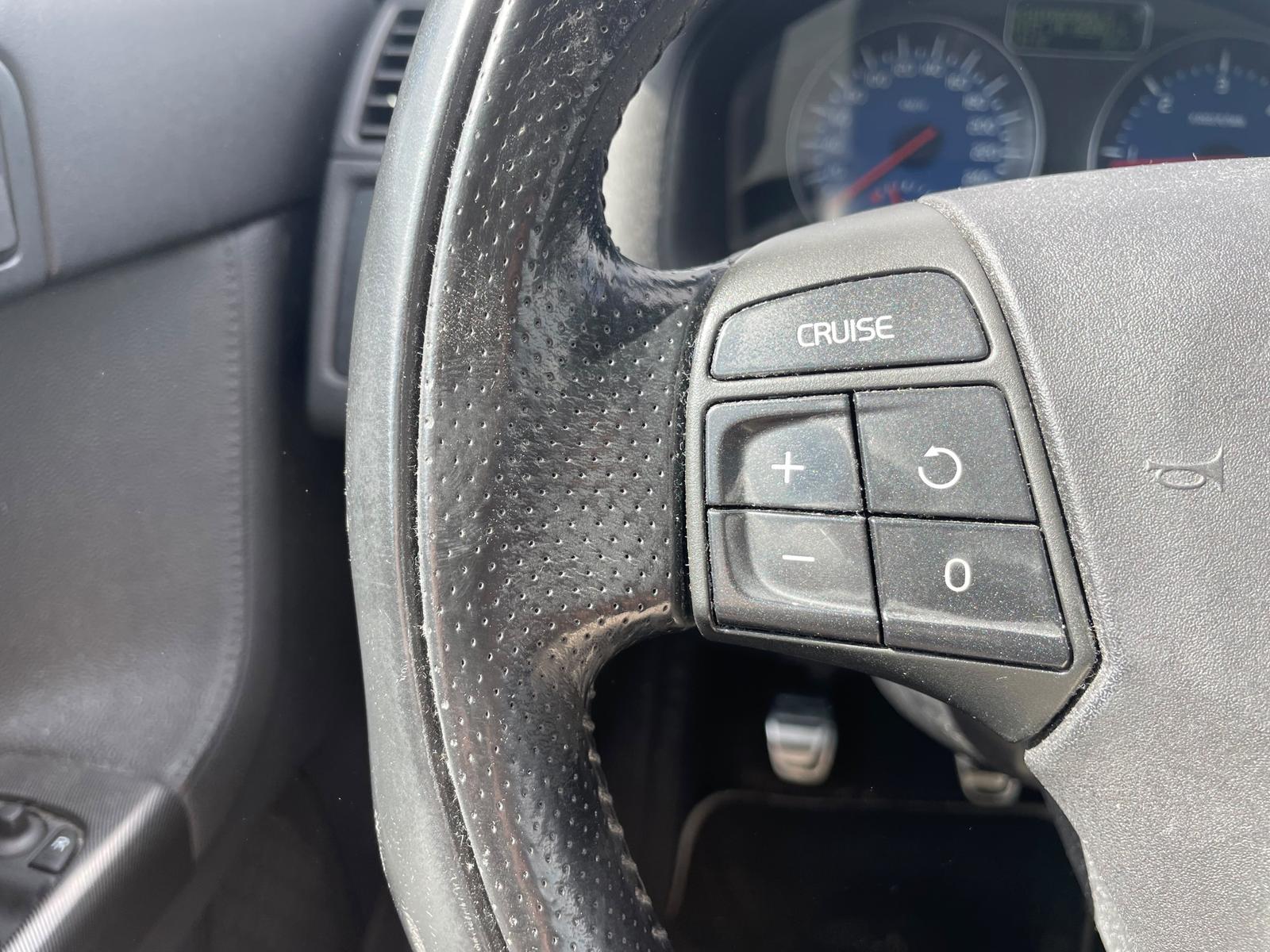 Volvo V50 1.6 D R-Design Xenon Vollleder 