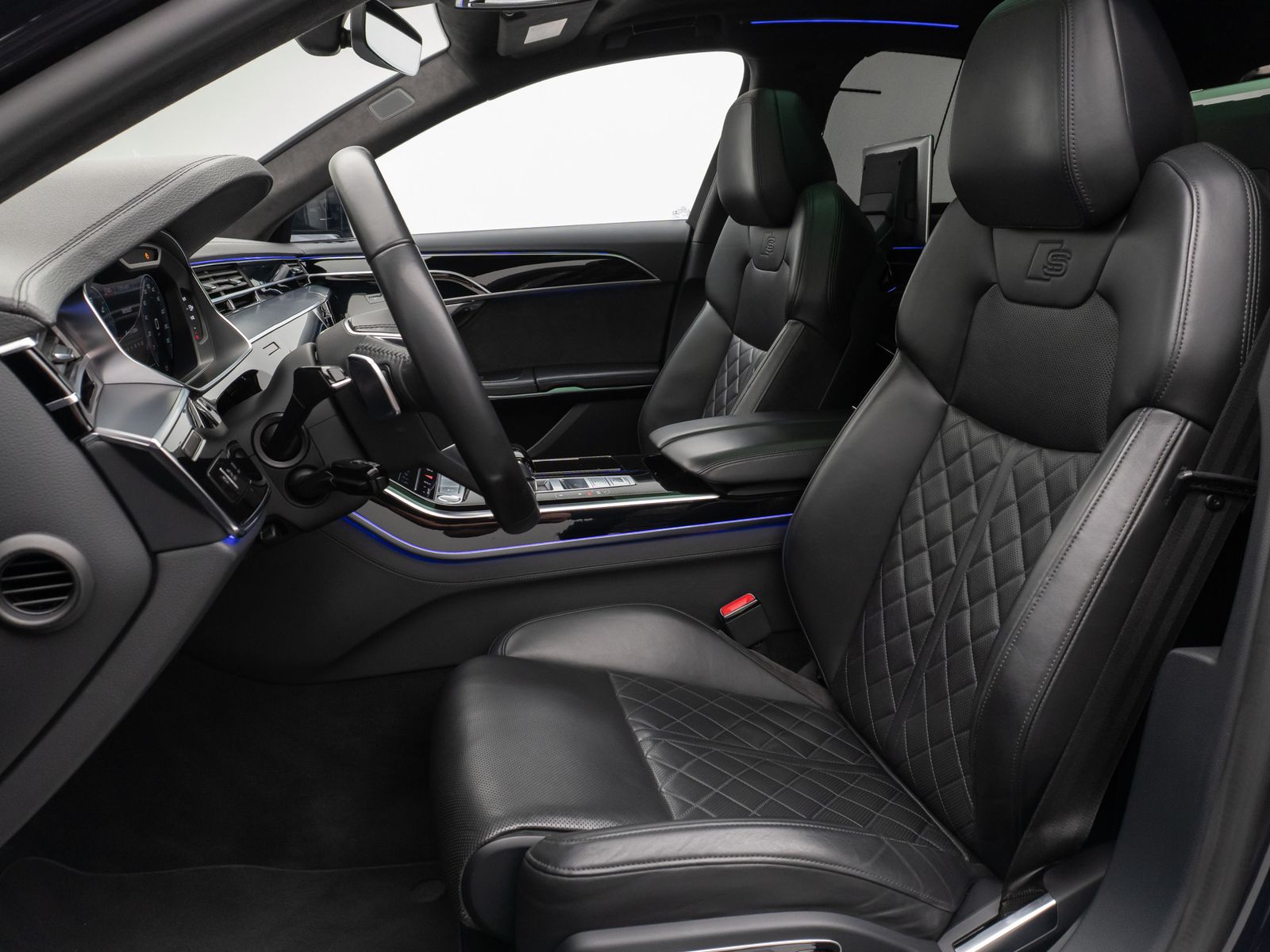 Fahrzeugabbildung Audi A8 50 TDI quattro S-Line Pano B&O Fond Entertain