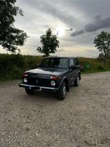 Lada Niva legend Taiga - Lada mit Benzin-Antrieb: Kleinwagen