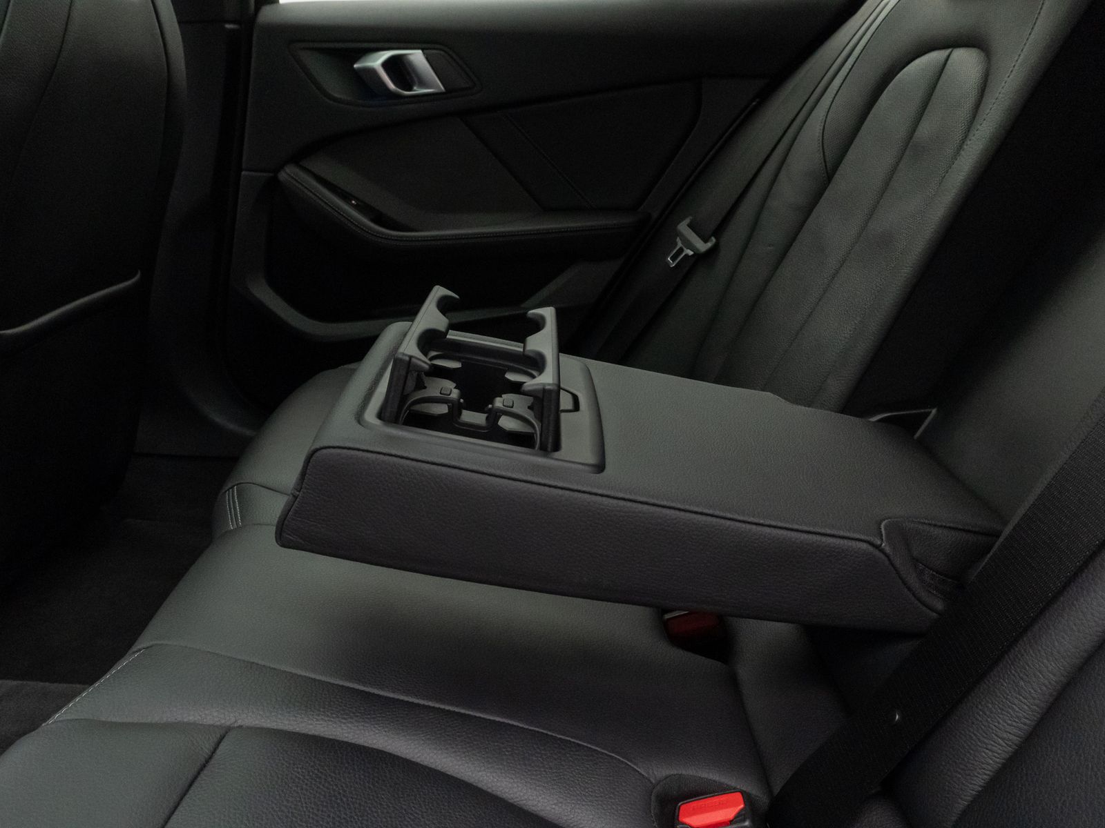 Fahrzeugabbildung BMW M135i xD Panorama Kamera HUD DAB H/K Komfort 18"