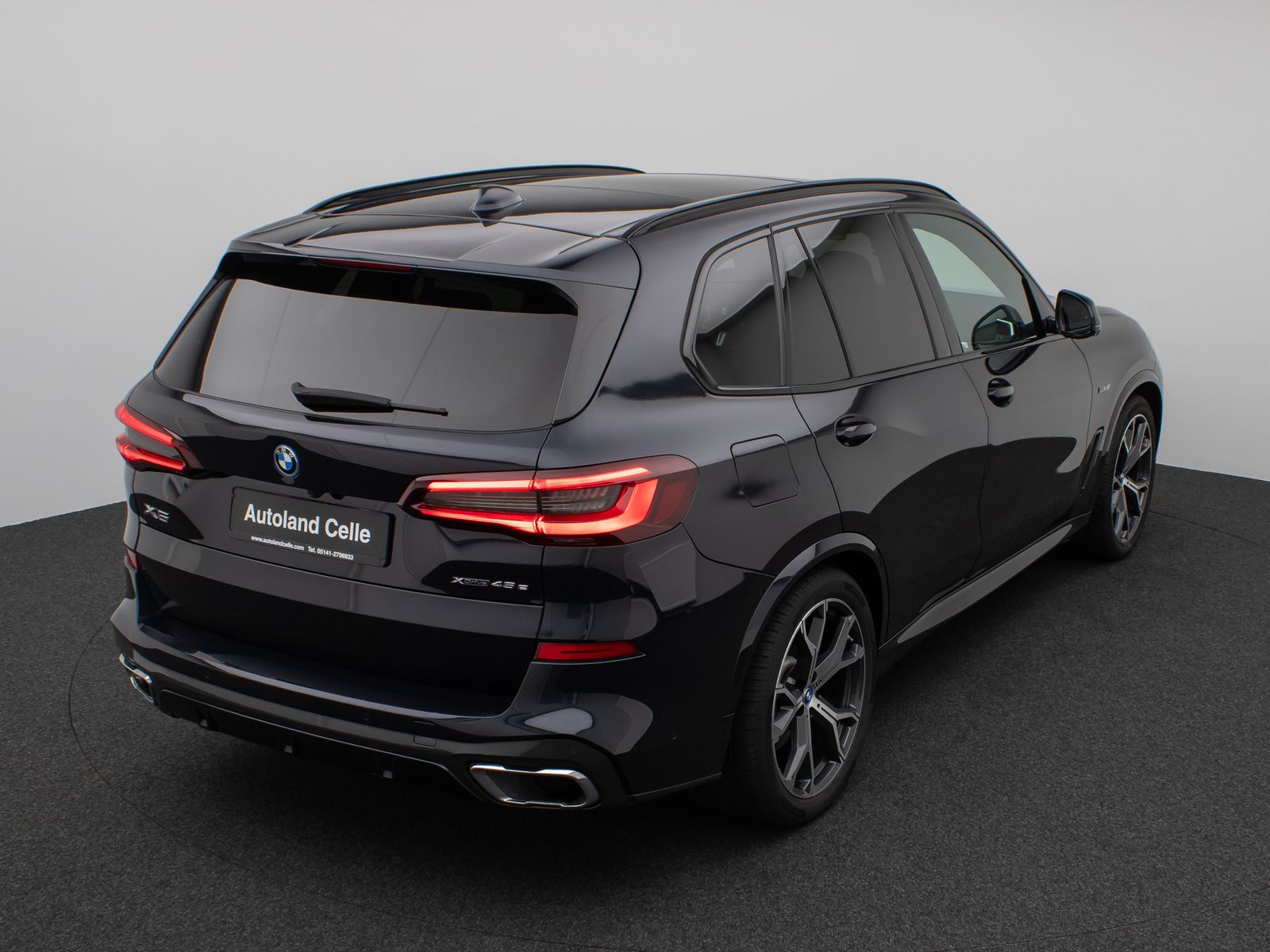 Fahrzeugabbildung BMW X5 xD45e M Sport Panorama 360°HUD HiFi NightVisi