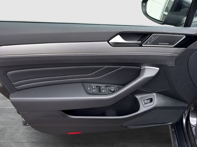 Passat Variant Elegance 2.0 TDI DSG R-LINE NAV P