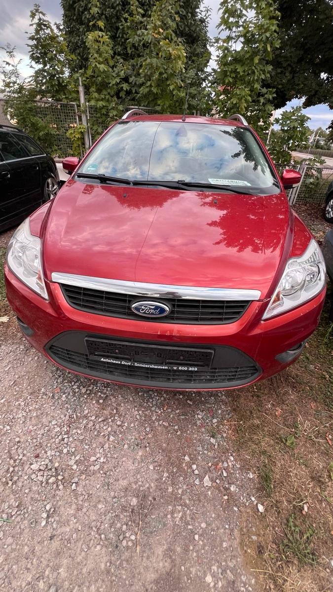Ford Focus 2010 — interior