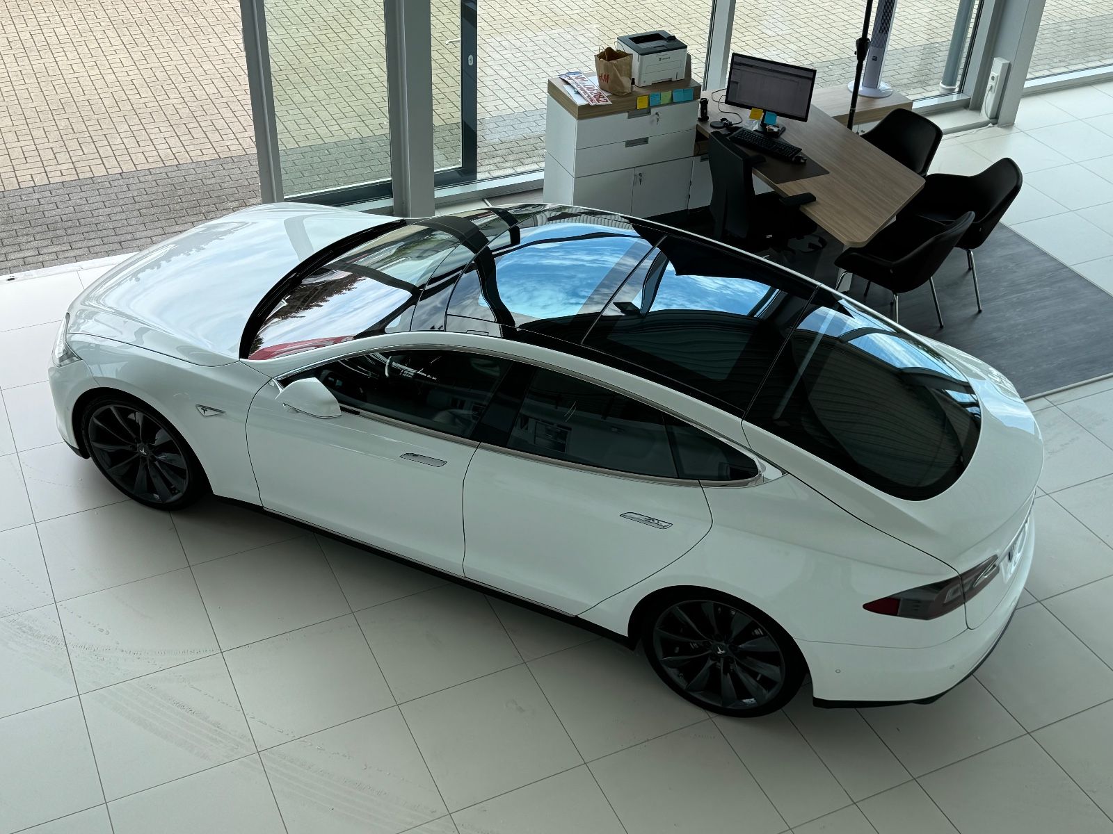 TESLA Model S
