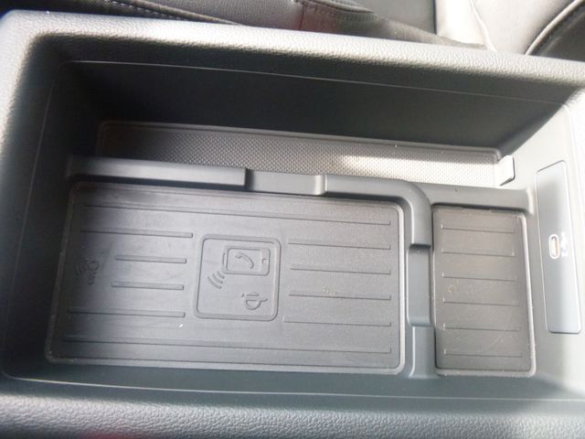 Fahrzeugabbildung Audi A4 Avant 35 TFSI >AUT/AHK/NAV/LEDER<