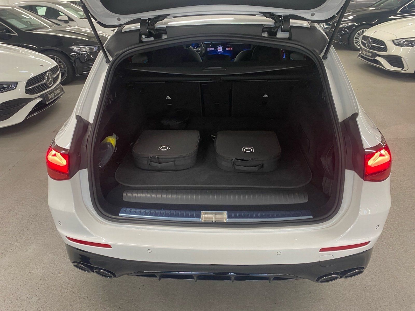 Fahrzeugabbildung Mercedes-Benz E 53 T AMG 4M+*Super*Burme*AHK*Distro*360*Night*