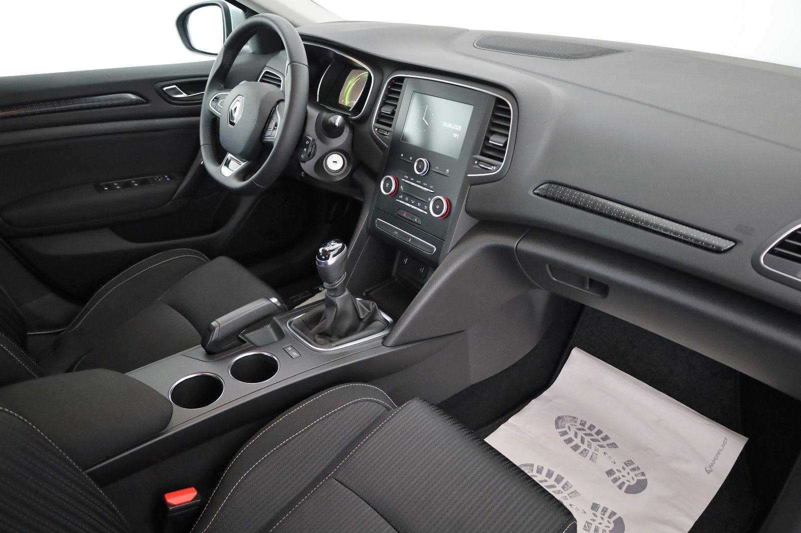 Fahrzeugabbildung Renault Megane IV Lim. 5-trg. Navi,City-/Safety-Paket