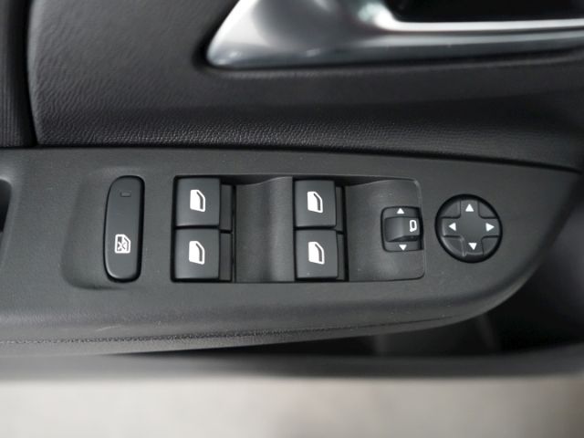 Corsa F FACELIFT+LED LICHT+SITZ-/LENKRADHEIZUNG+