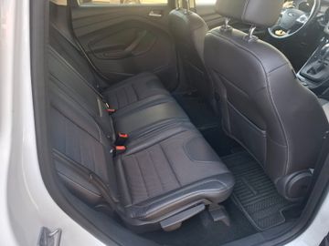 Ford Kuga - 10