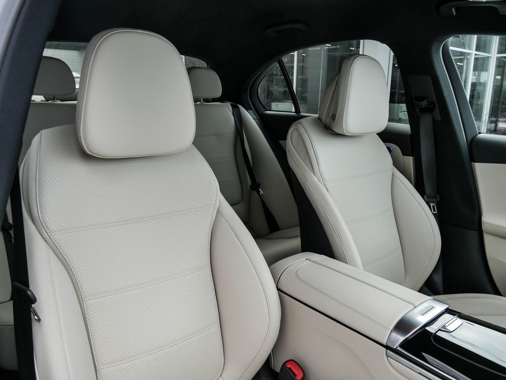 Mercedes-Benz C 200 AVANTGARDE |Avantgarde|DISTR|NAVI|360°|AHK