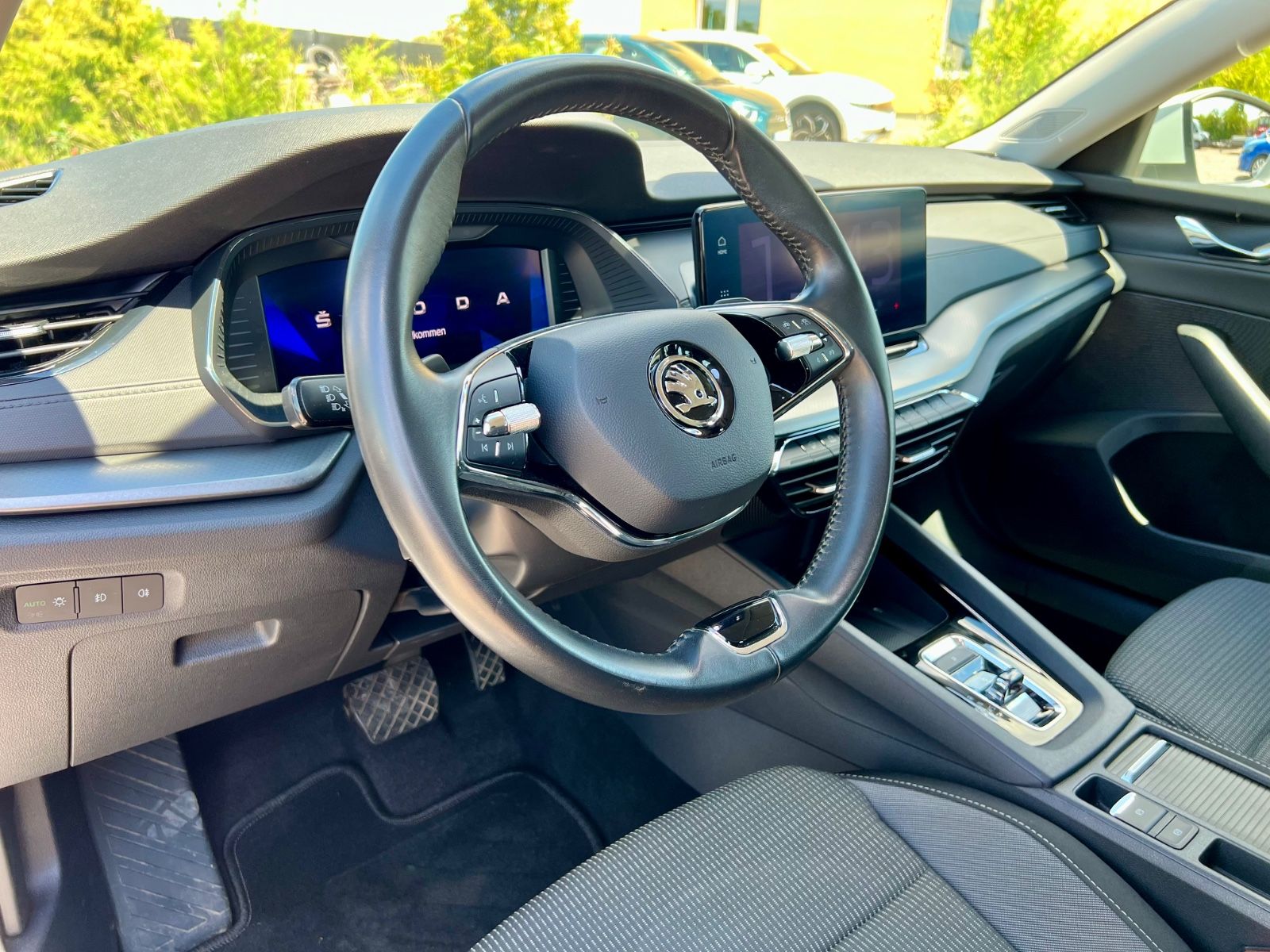 SKODA Octavia Combi Ambition AAC SHZ NAVI LED