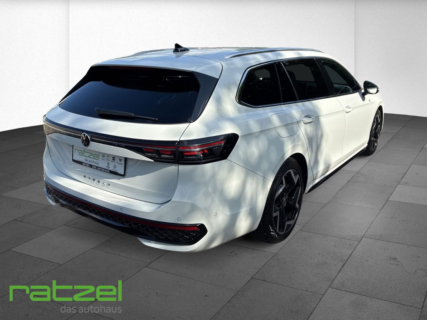 Fahrzeugabbildung Volkswagen Passat Variant R-line 2.0 TDI DSG R-Line Navi Ma