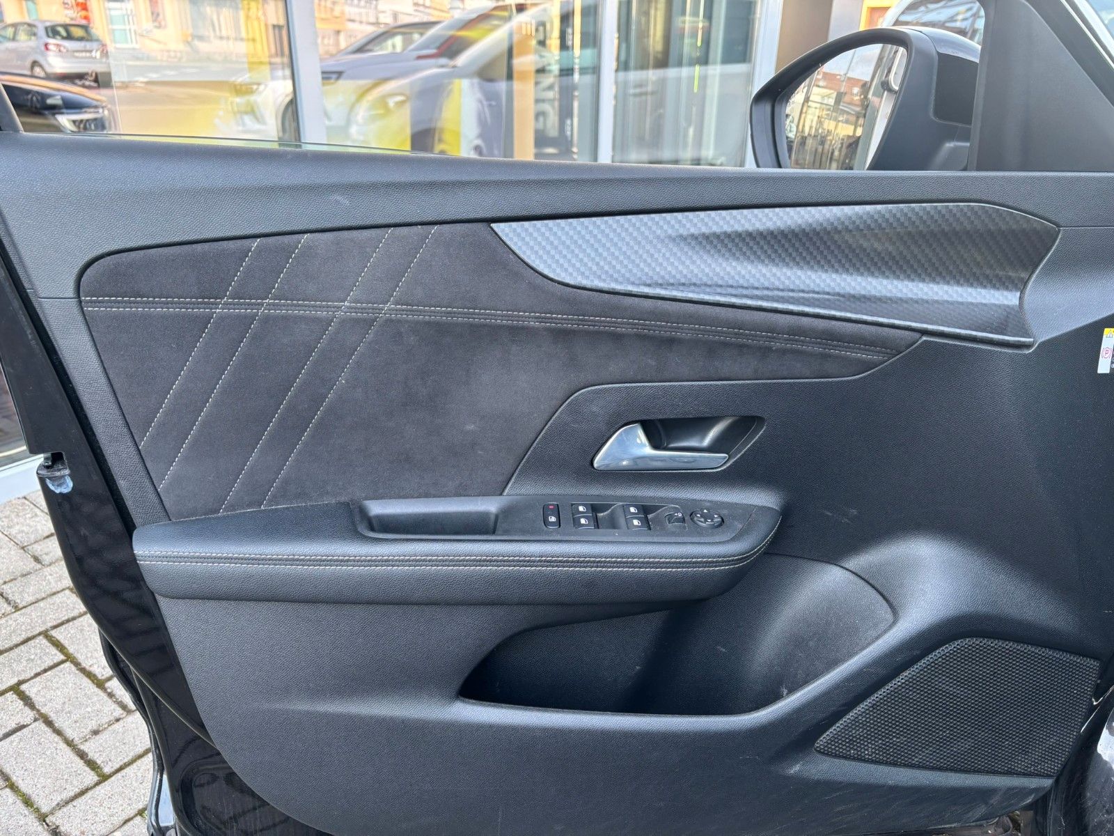 Fahrzeugabbildung Opel Mokka 1.2 Ultimate AHK/NAVI/SHZ/KAMERA/ACC/18"AL