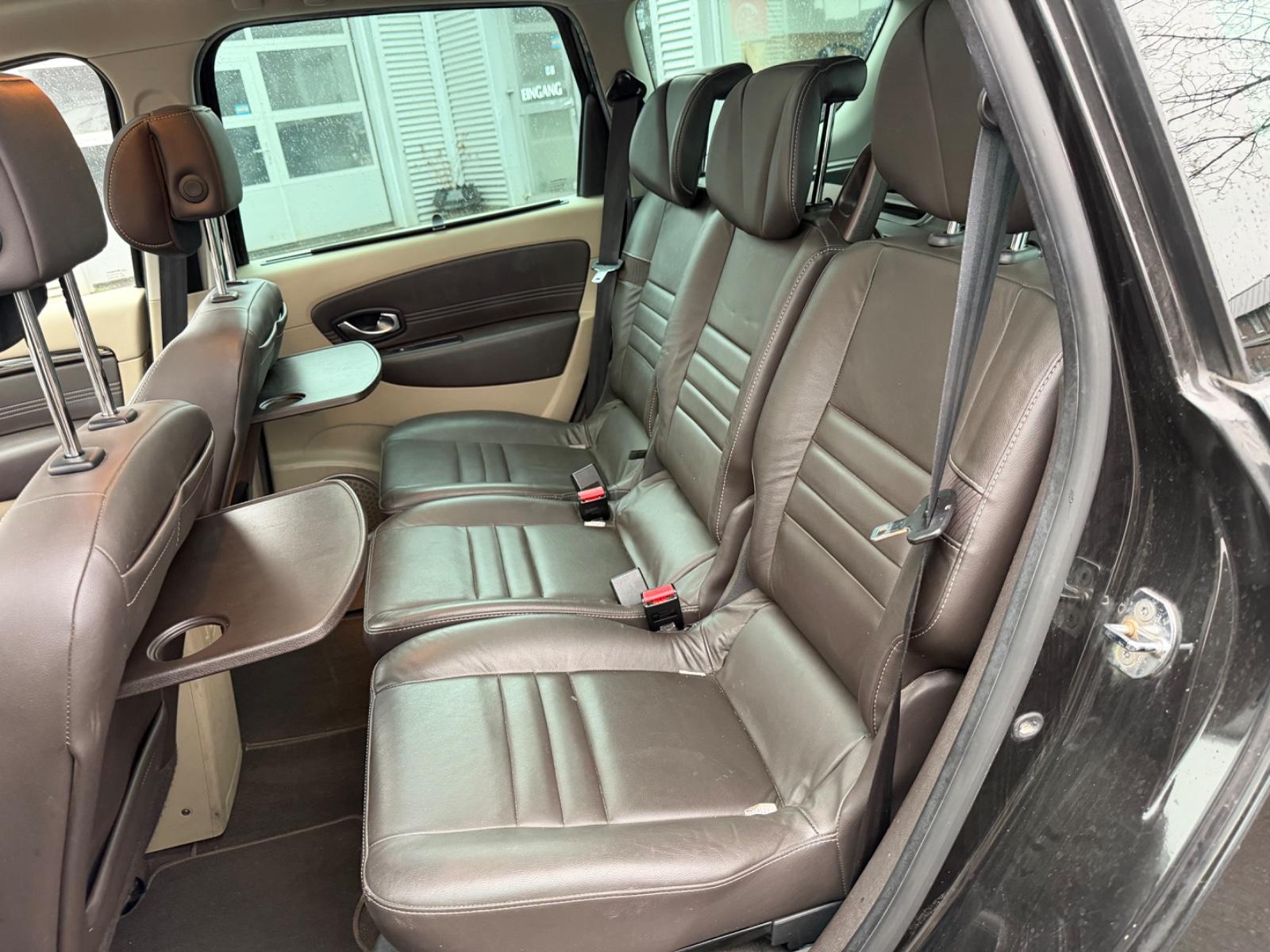 Renault Scenic 2010 — photo 19