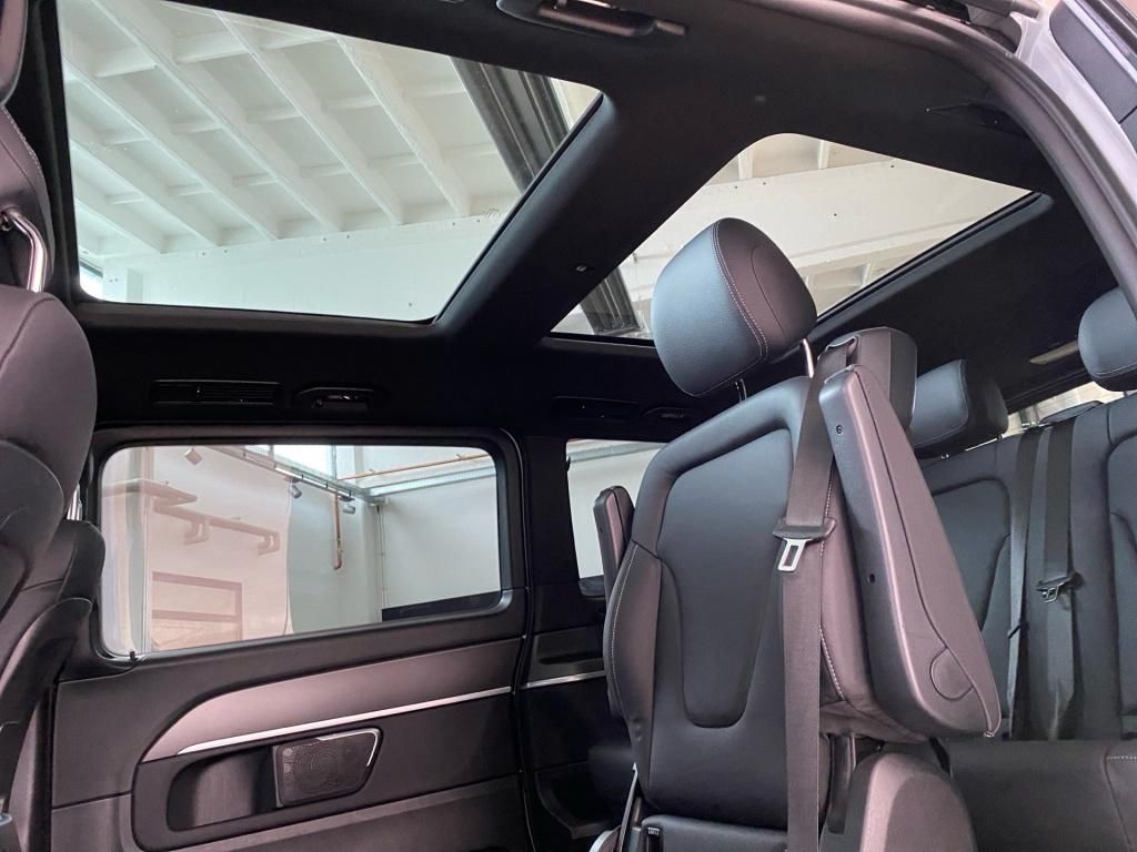 Fahrzeugabbildung Mercedes-Benz V 300 EAV/L 4x4 AMG Liegepaket Kühlfach AIRMATIC