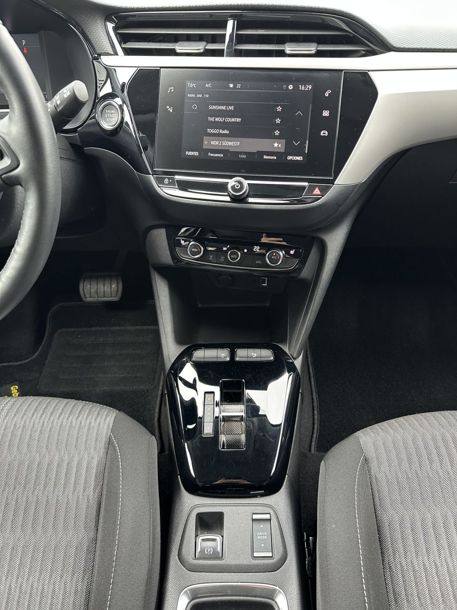 Fahrzeugabbildung Opel Corsa e Edition KOMFORT-PAKET+SHZ+EPH+16ZOLL+1HD