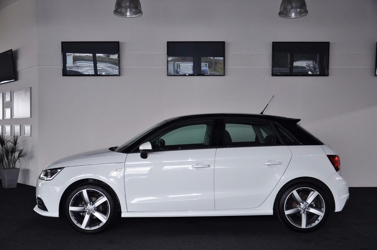 Audi A1 Sportback "S-Line" ! Erst 7.133 km !