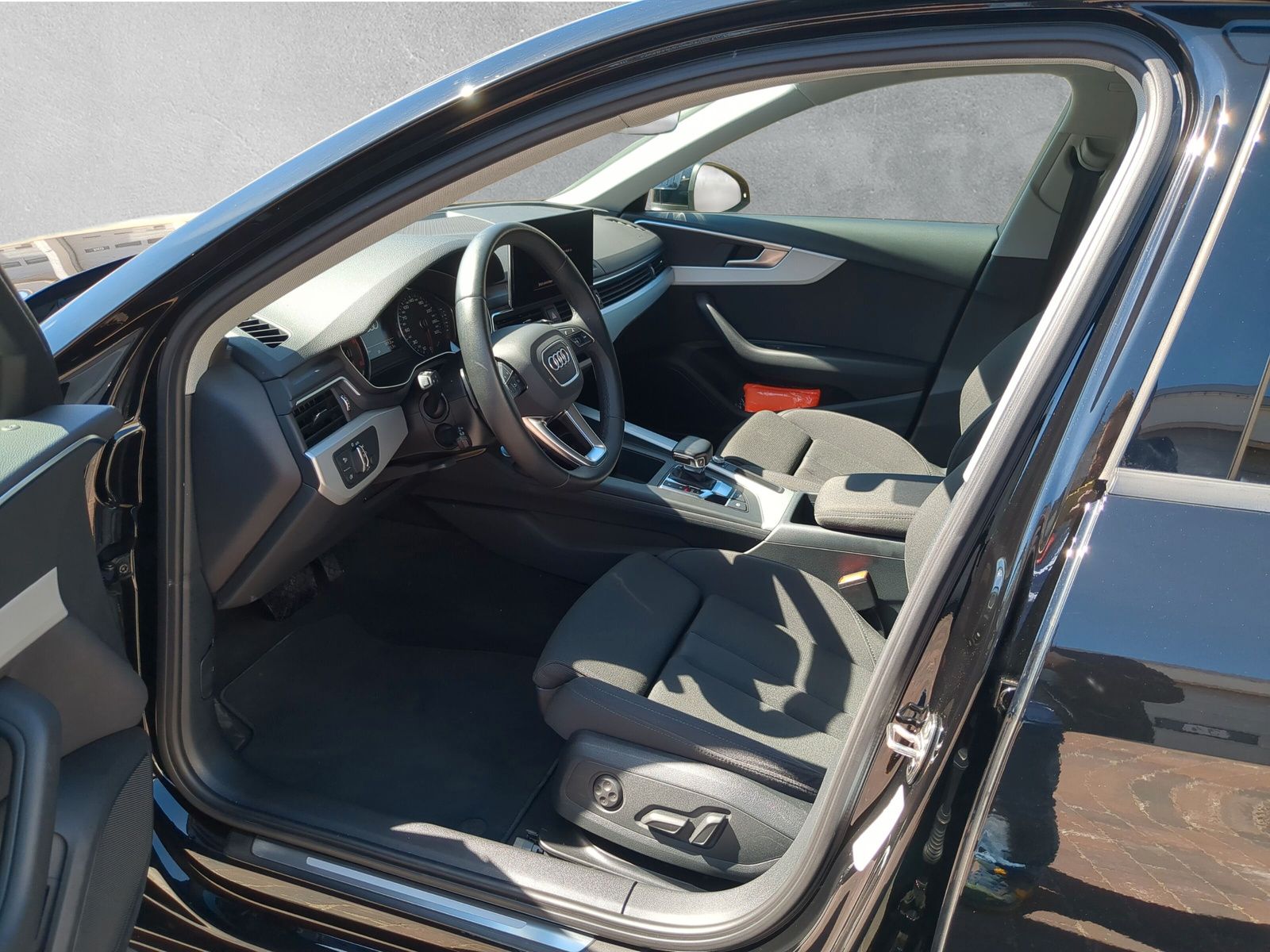 Fahrzeugabbildung Audi A4 Avant 40 TDI advanced AHK Kamera Matrix SHZ