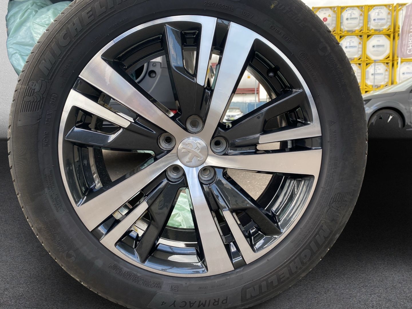 Fahrzeugabbildung Peugeot 5008 Allure 1.5 BlueHDi 130 EU6d-T 7-Sitzer