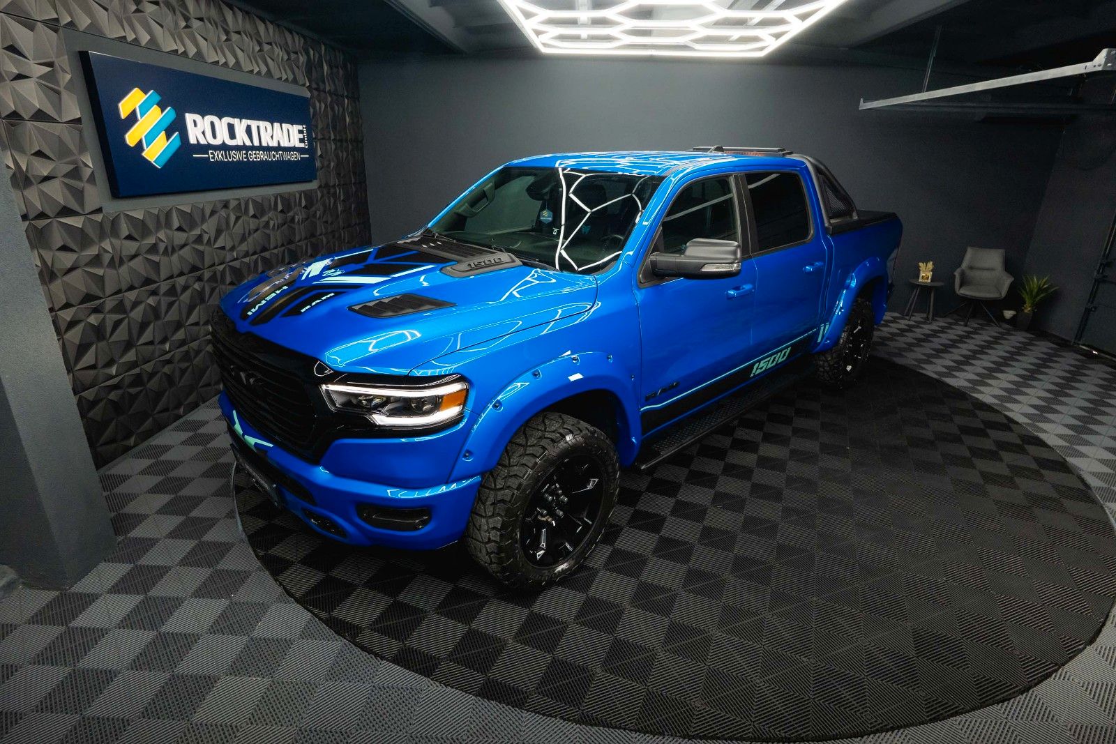 Fahrzeugabbildung Dodge RAM 5.7 V8 HEMI 4x4 LIMITED Blue Edition Offroad