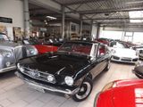 Ford Mustang Fastback - rabenschwarz und blutrot! - Ford Mustang aus 1965: Fastback