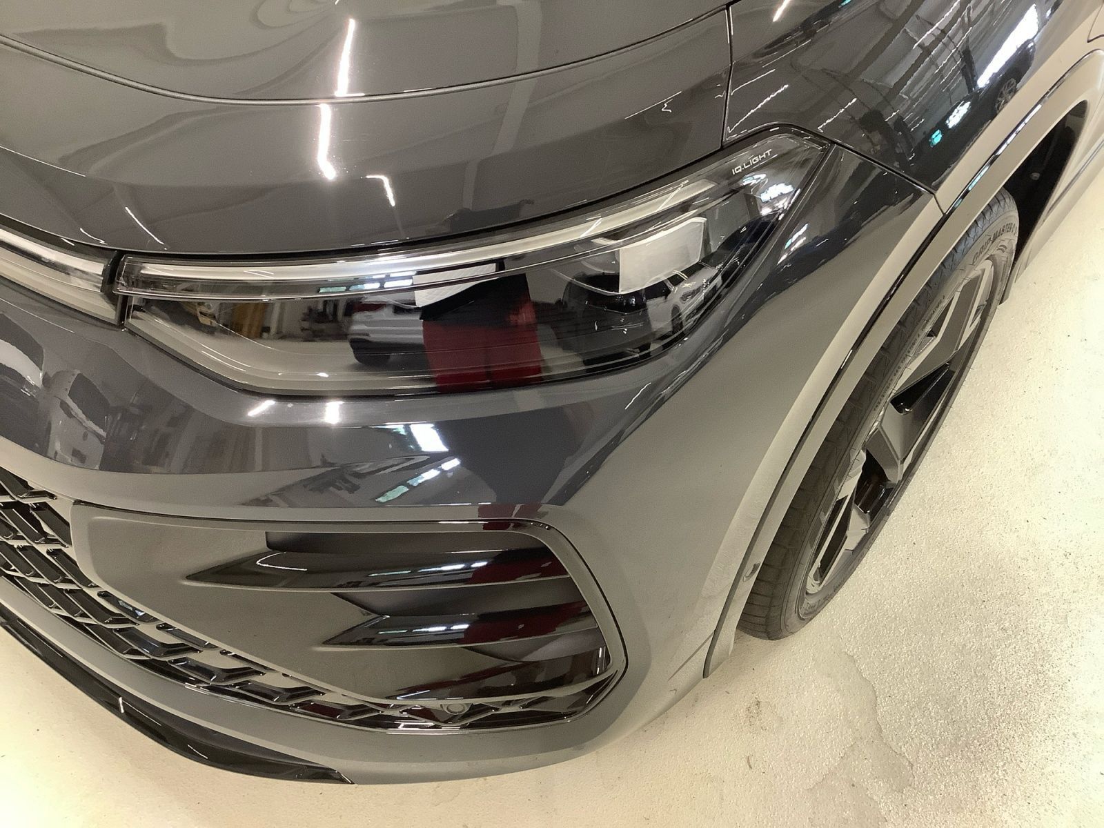 Tayron R-Line Black Style 1,5 l eHybrid 110 kW /