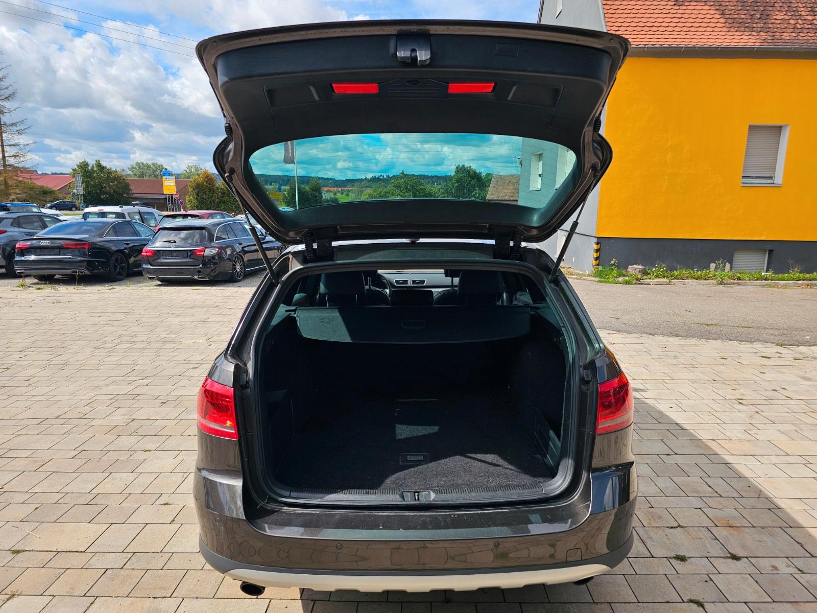 Volkswagen Passat Alltrack 2012 — photo 30