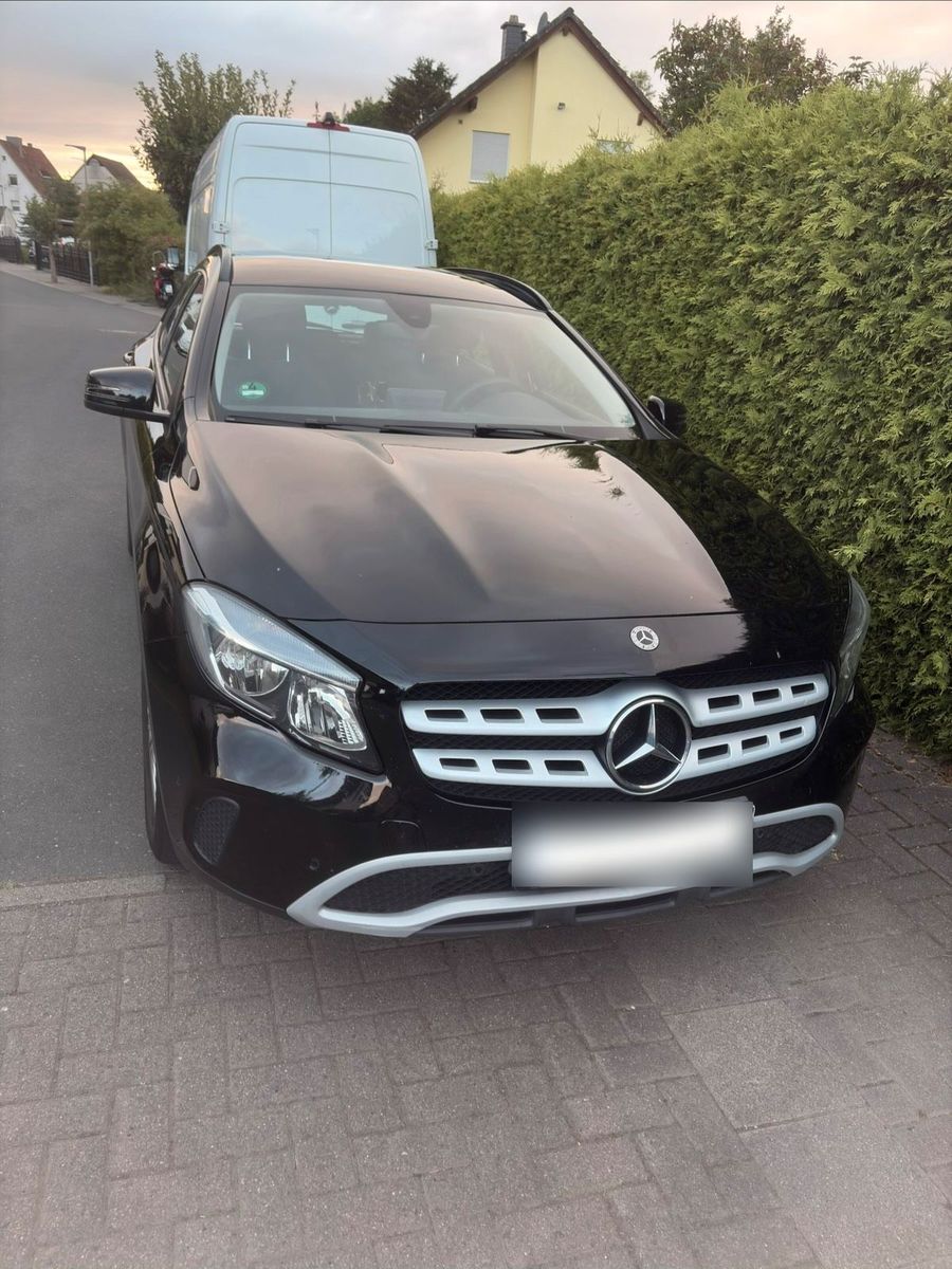MERCEDES-BENZ Mercedes Gla 180