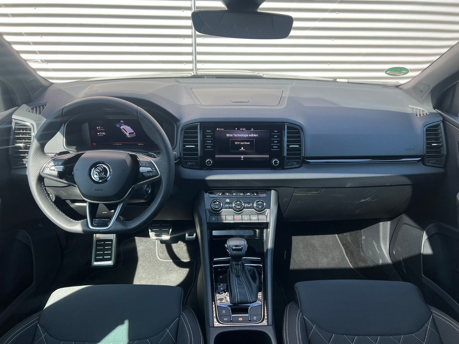 Fahrzeugabbildung SKODA Karoq Sportline 1.5 TSI DSG Navi Tempomat Kamera