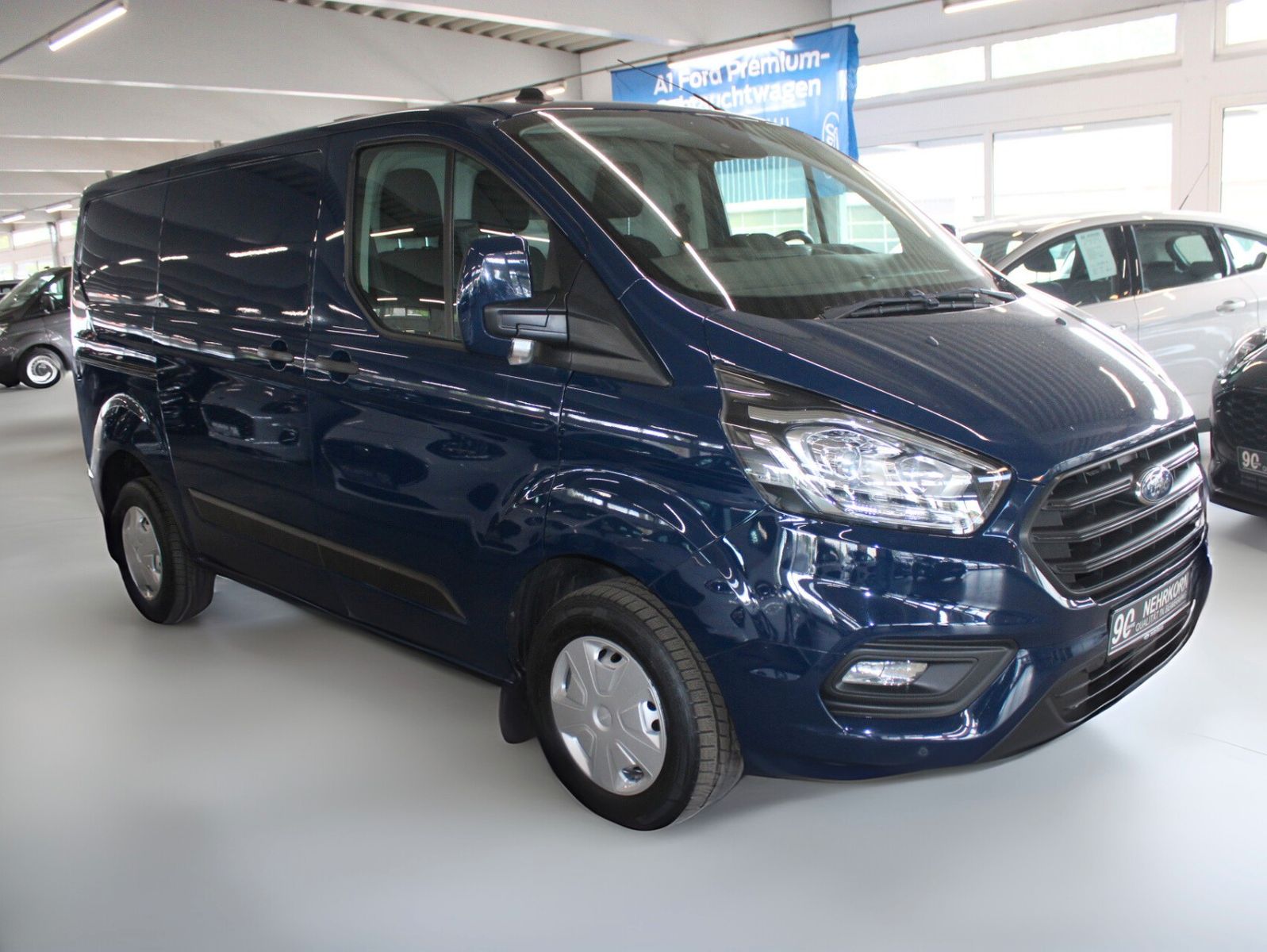 Fahrzeugabbildung Ford Transit Custom TREND L1 Kasten AHK Regale KLIMA