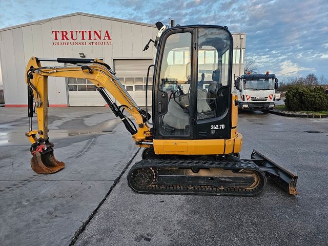 CAT 302.7DCR