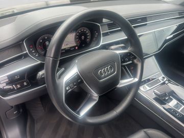 Audi A8 - 9