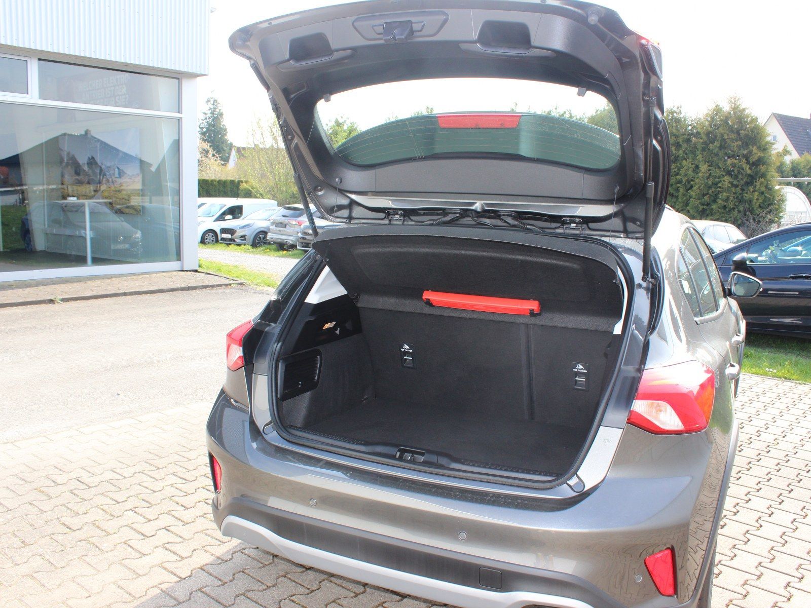 Fahrzeugabbildung Ford Focus Active 1,0 EcoBoost Start/Stopp