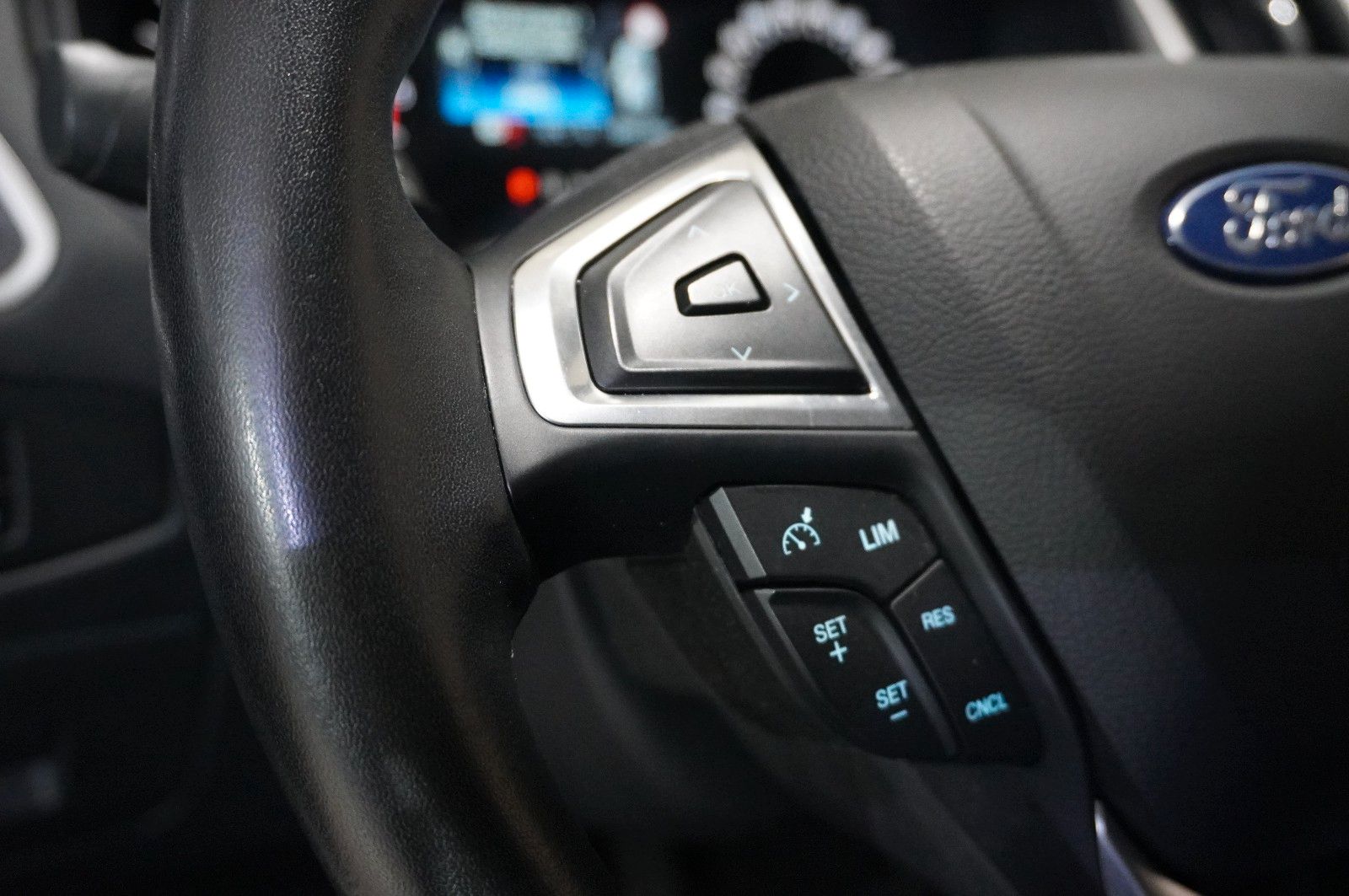 Fahrzeugabbildung Ford S-Max 2.0D BUSINESS 4X4 7-SITZE NAVI/SH/PDC/TEMP