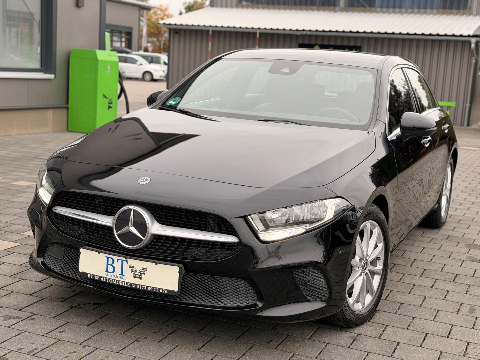 Mercedes-Benz A200 Widescreen Navi+ Teilleder ParkAss Keyless