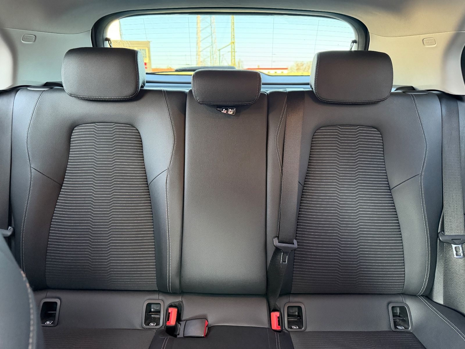 Fahrzeugabbildung Mercedes-Benz A 220 Night Paket*LED*KAMERA*TEMPO*SITZHEIZ*PDC*