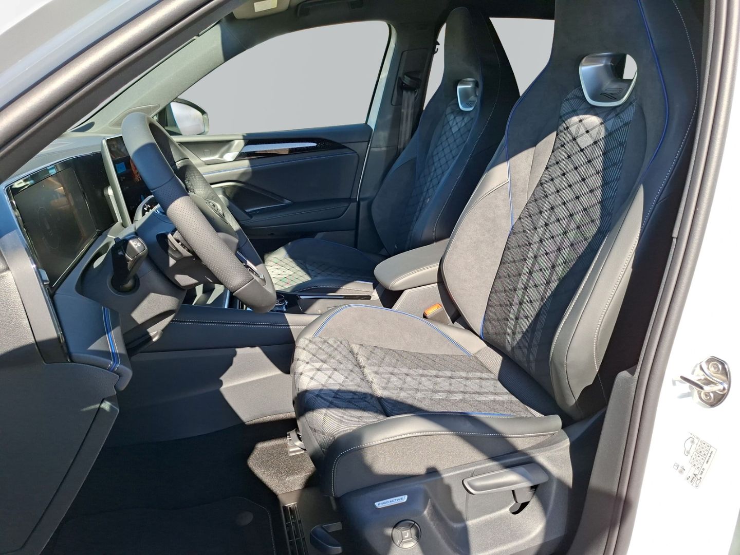 Tiguan 1.5 eTSI DSG R-Line *AHK*El.Heckklappe*