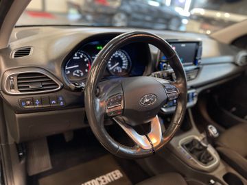 Hyundai i30 YES! Plus *PANO*AHK*KAMERA*NAVI*CARPLAY*TEMP